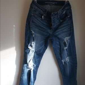 AEO tomgirl distressed boyfriend stretch jeans